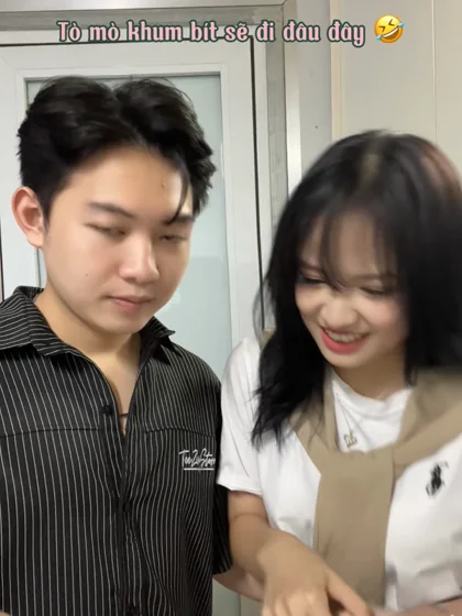 Cặp đôi cùng mở hộp quà MILIMAN